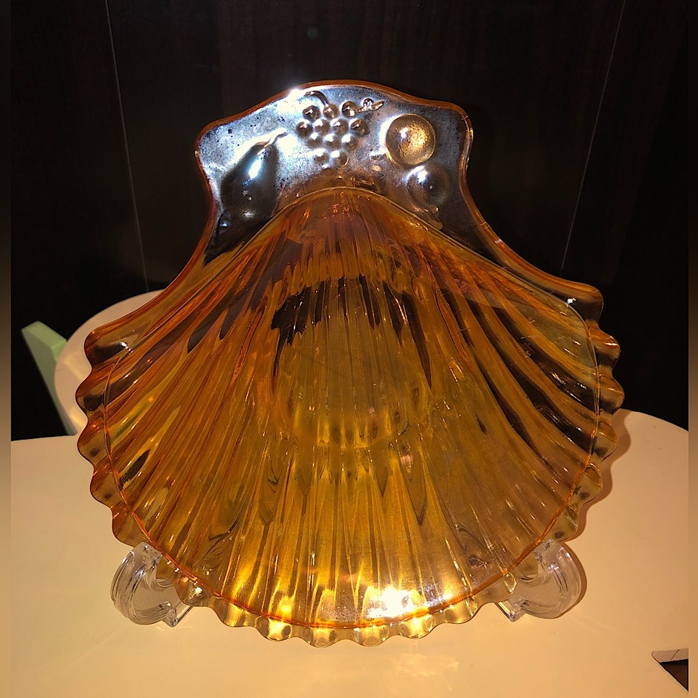 Vintage Fenton Seashell Shaped Carnival Glass - Marigold